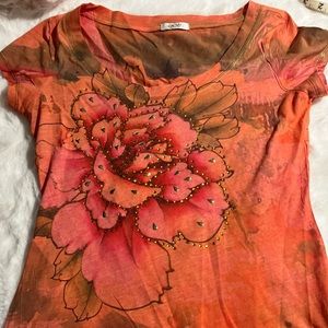 COPY - Cache Top, size medium and front and back pictures of shirt is shown.